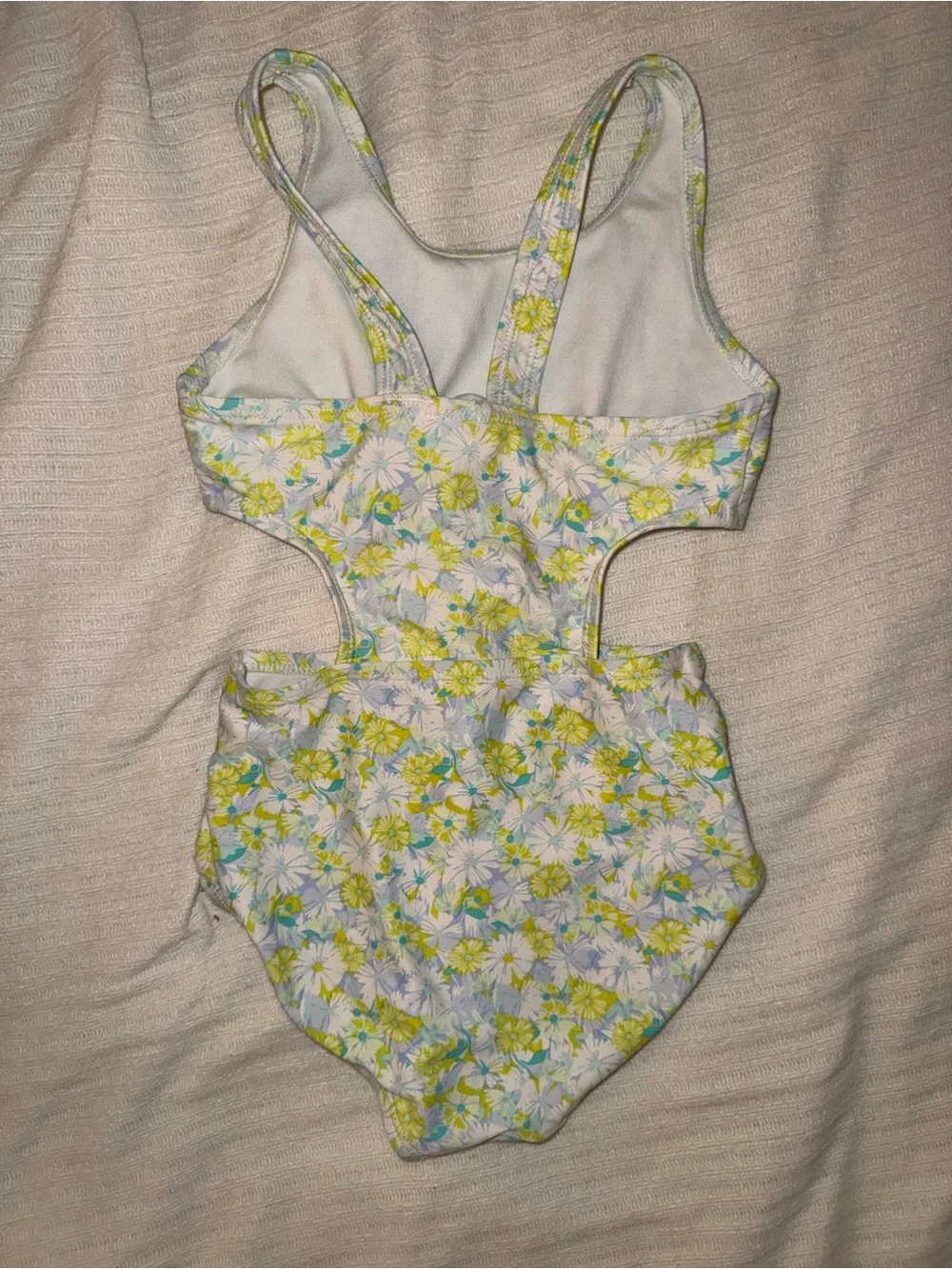 Girls Floral Cutout One-Piece Swimsuit in White and Yellow | Size:6/6X